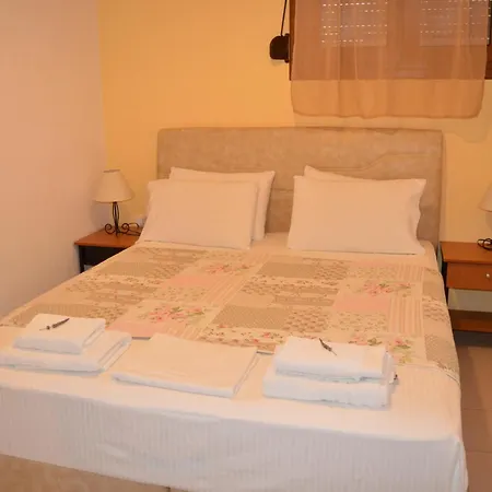 Remvi * Skopelos Town